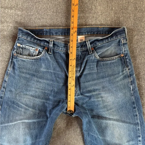 Vintage Distressed Levi’s 501 Jeans - Picture 10 of 11